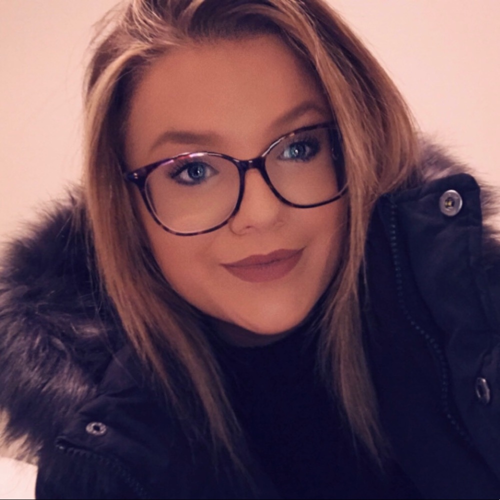 Meet your Posher, Emily